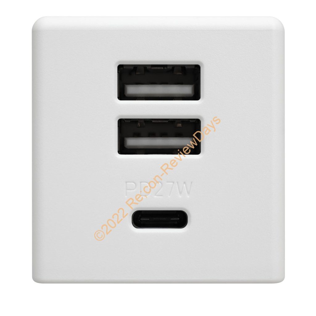 ホシデン製のUSB PD 27W対応「3ポートACアダプタ01」が990円、店頭受取で送料無料で販売中 #docomo #ホシデン #USBPD #充電器 #スマホ