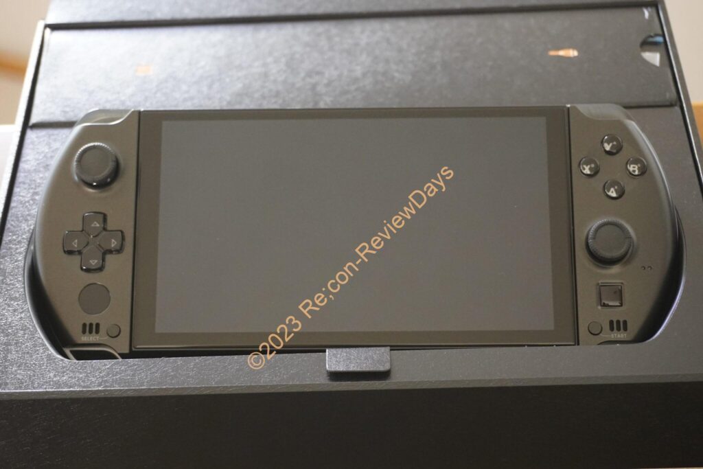 INDIEGOGO出資分のGPD Win 4(32GB+1TB 黒色モデル)がようやく到着、現金で9,030円の用意が必要