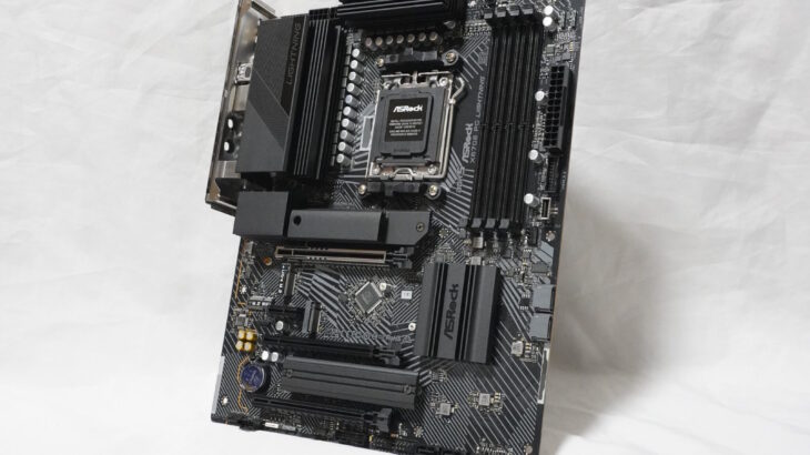 ASRock製のAMD X670E搭載ATXマザーボード「X670E PG Lightning」を購入
