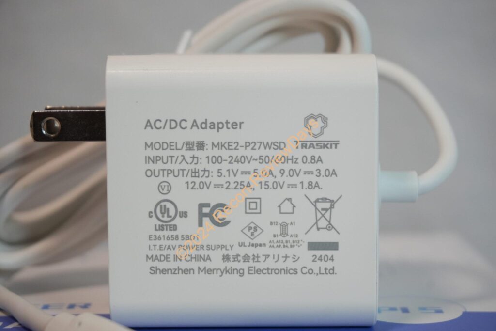 Raspberry Pi 5用のUSB Type-C 27W電源を購入しました