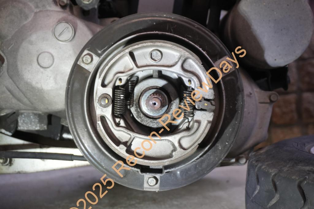 ジャイロキャノピー(TA03)でブレーキシューが邪魔をしてタイヤが固定出来ない場合の対処方法