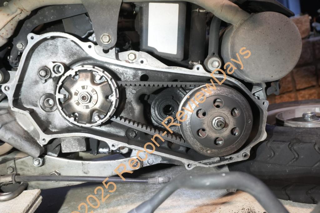 約6.4万km走っている「ジャイロキャノピー(TA03)」のウェイトローラーをチェックしてみた