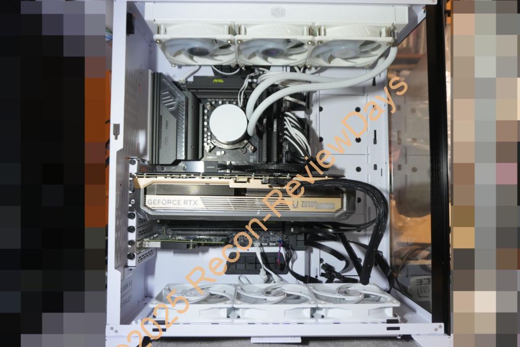 GeForce RTX 5090から発せられる熱が尋常ではない